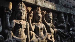 दुनिया का 8वां अजूबा बना अंकोरवाट मंदिर, जानें इसका इतिहास-talkaaj.com