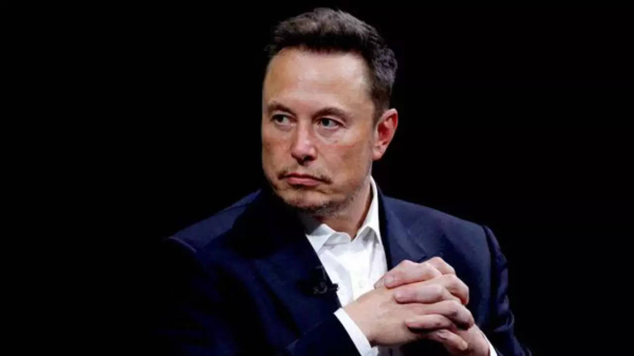 Elon Musk Warns AI Will Eliminate Jobs
