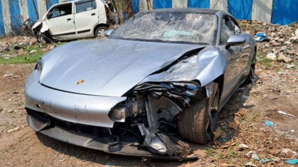 Pune Porsche Car Accident: सड़क हादसे में दो इंजीनियरों की मौत, नाबालिग ड्राइवर को निबंध लिखने की सजा